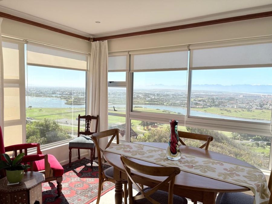 To Let 3 Bedroom Property for Rent in Muizenberg Western Cape